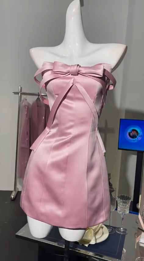 Stunning Pink Strapless Sheath Satin Short Prom Dresses Homecoming Dresses RF0825