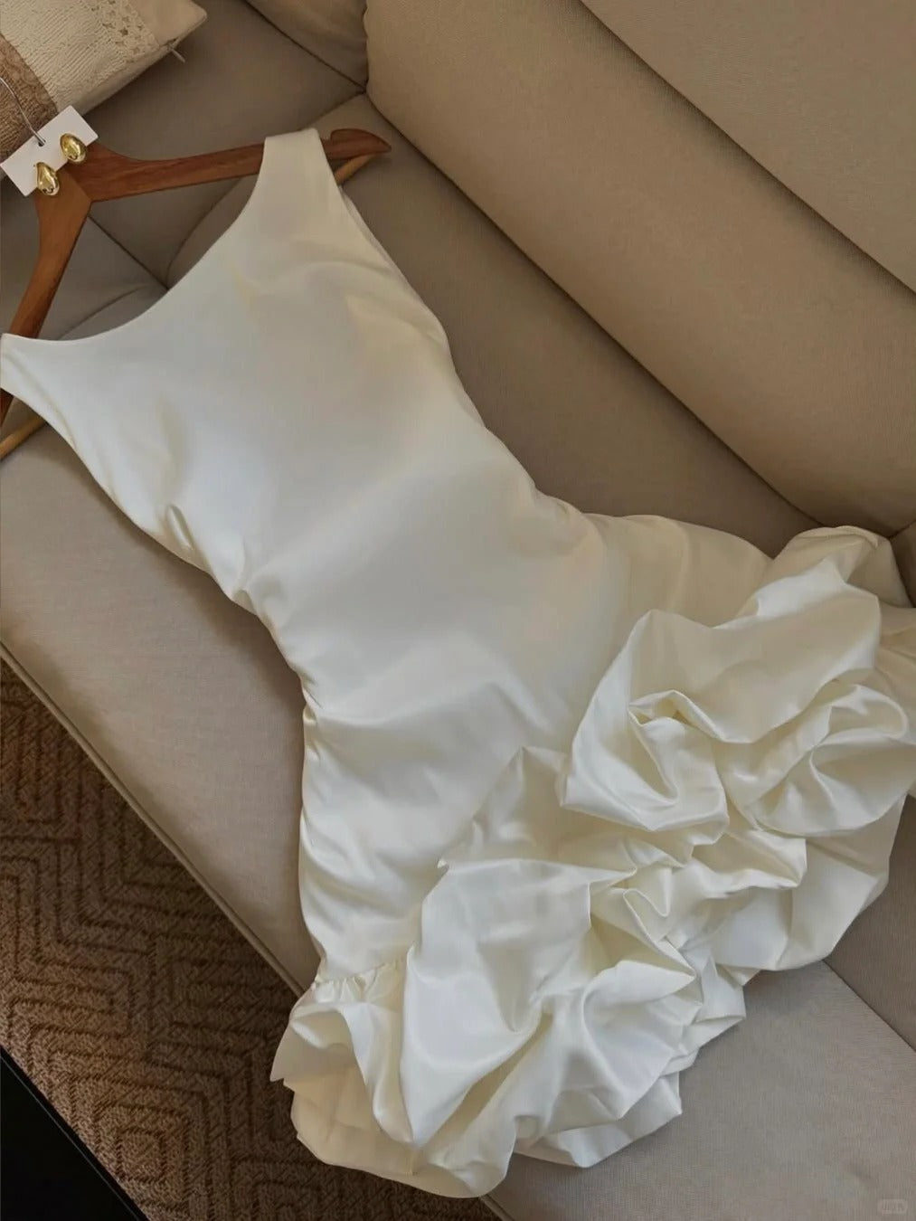 Elegant White Boat Neck A-Line Satin Short Party Dress RF0916