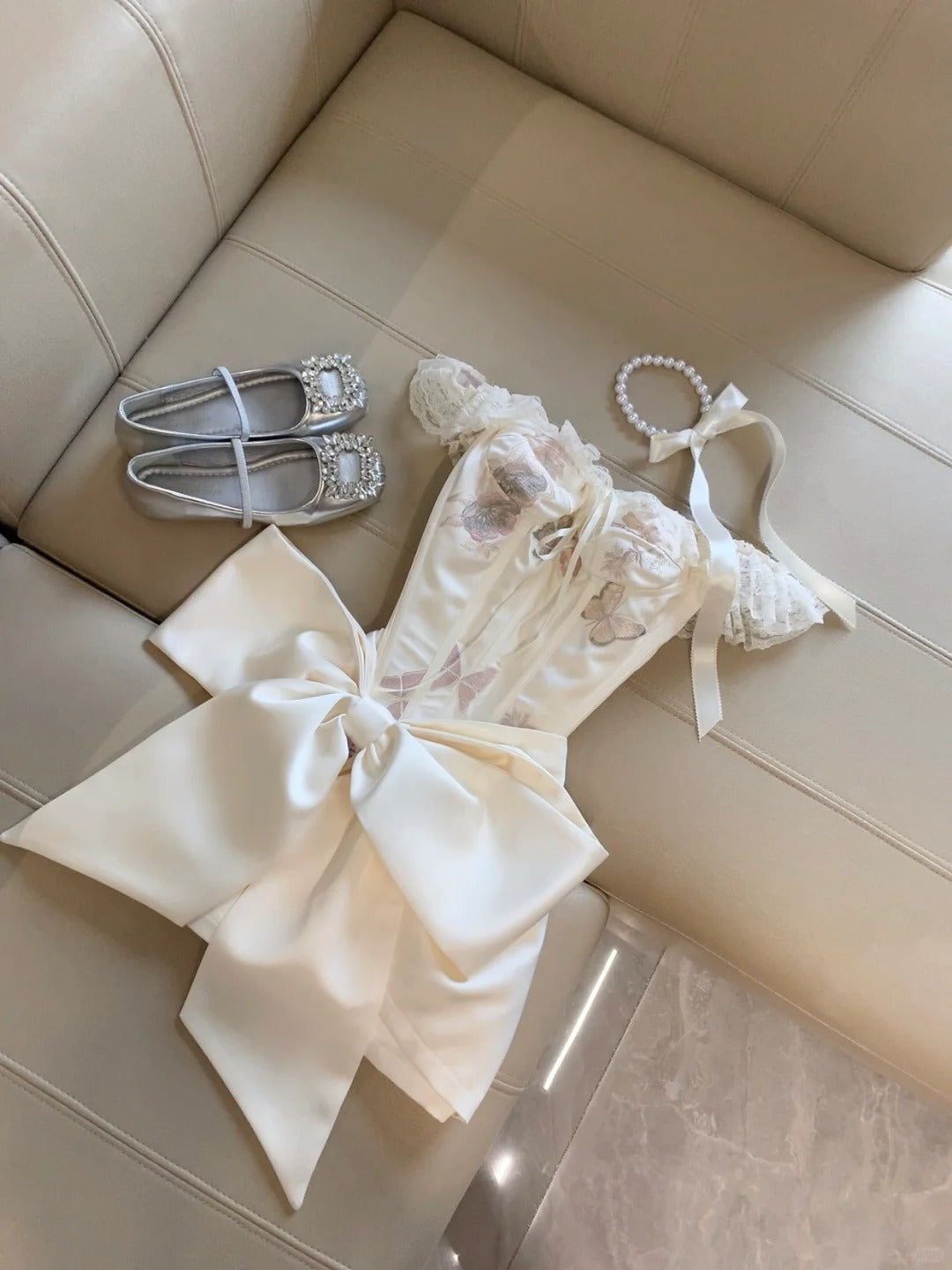 Elegant White Satin Off Shoulder Bodycon Short Evening Dress with Bow RF0927