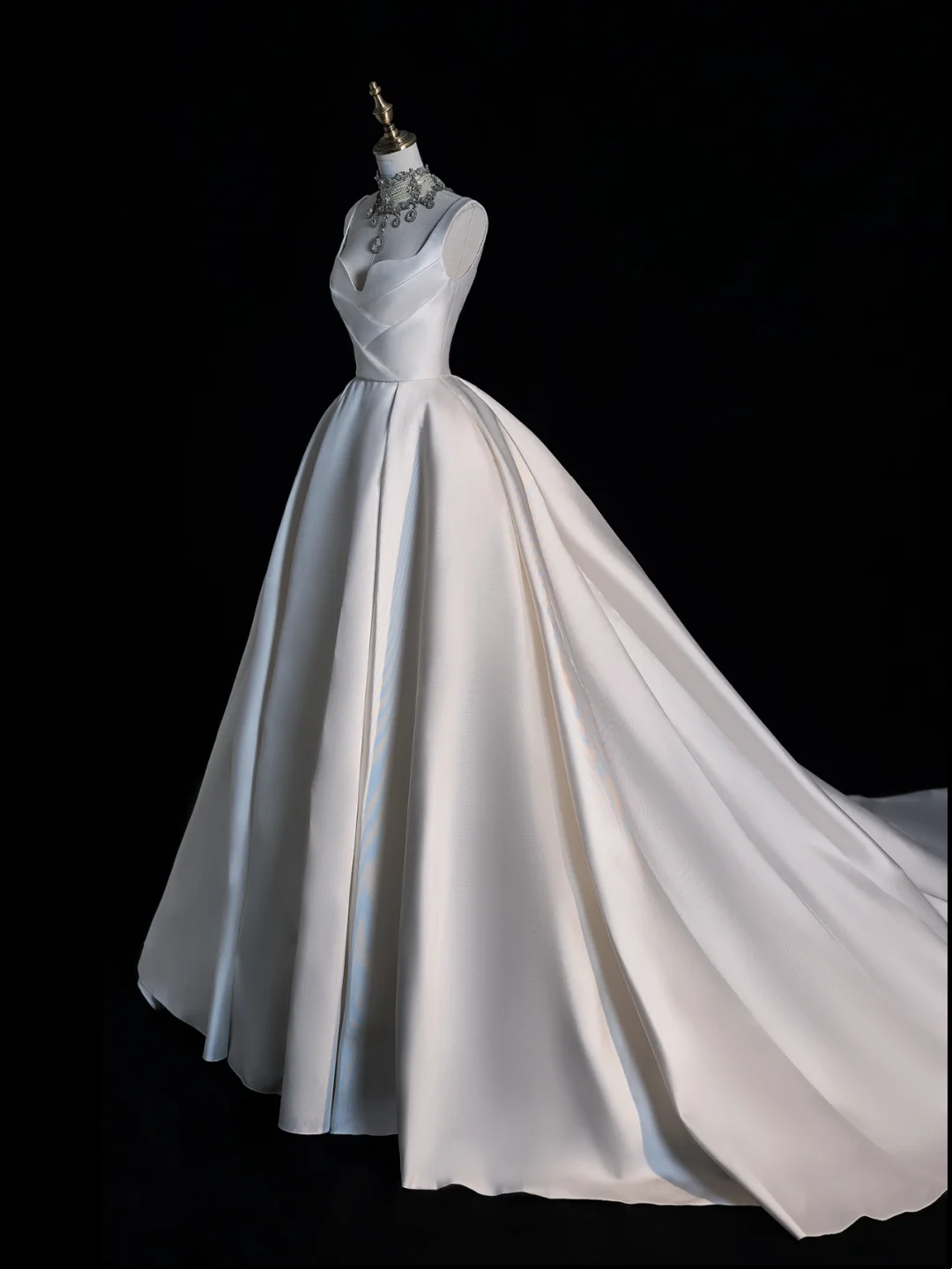 Modest Ball Gown Straps Satin White Wedding Dress Long Fairytale Autumn Wedding Dresses U229