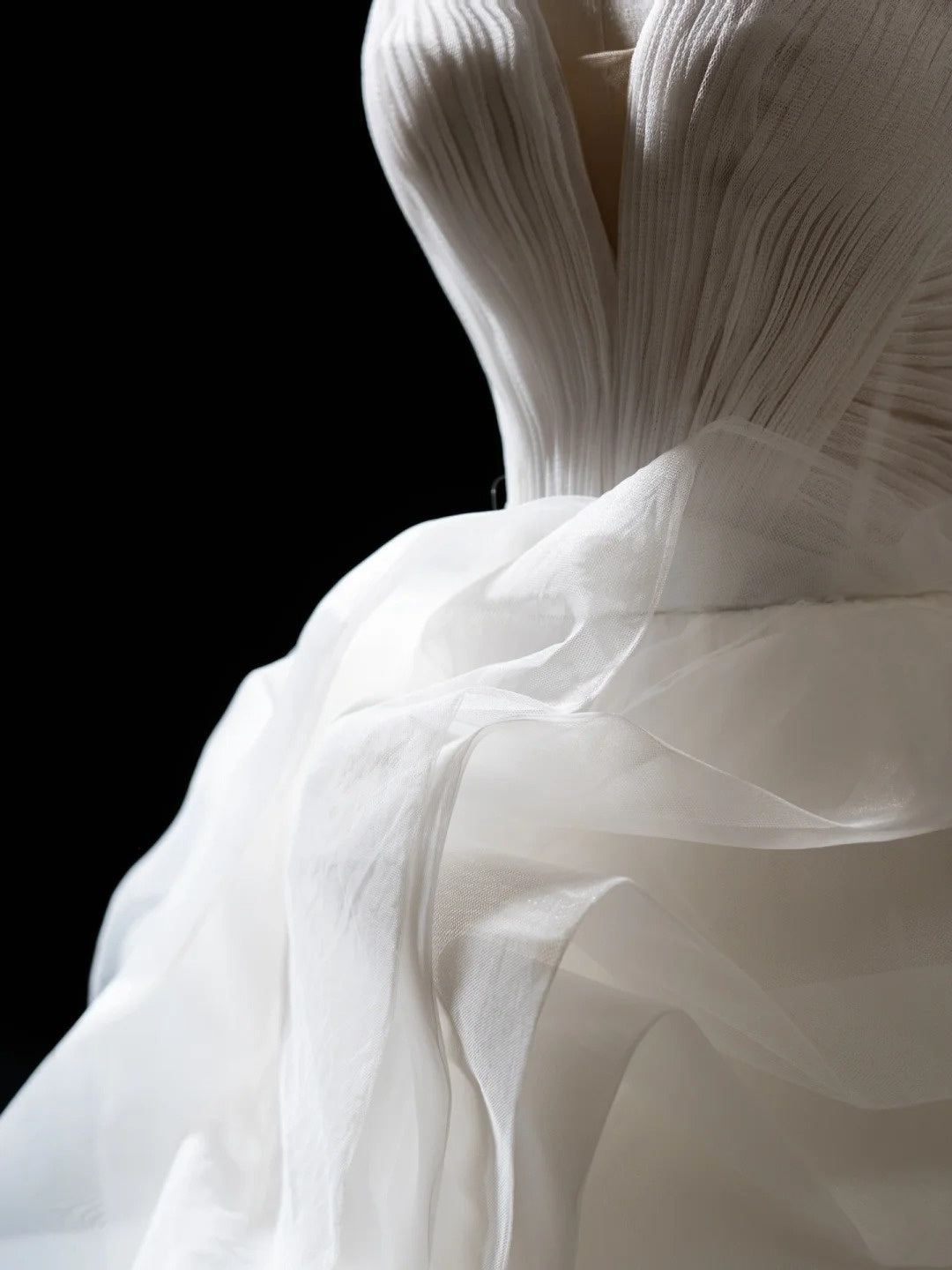 Elegant Wedding Dresses Ball Gown Spaghetti Strap White Sleeveless Pleated Brides Dress Fitted Bridal Gowns N230