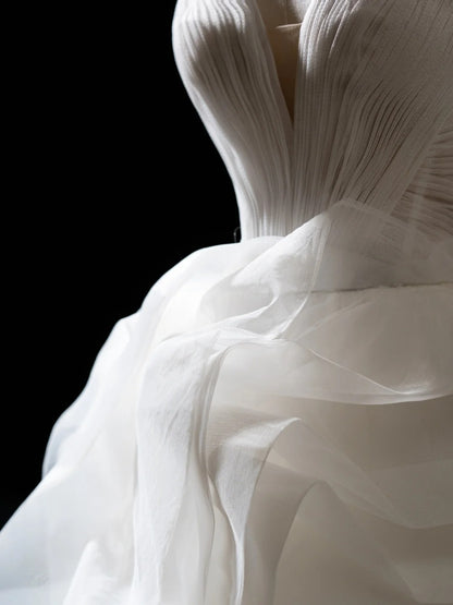 Elegant Wedding Dresses Ball Gown Spaghetti Strap White Sleeveless Pleated Brides Dress Fitted Bridal Gowns N230