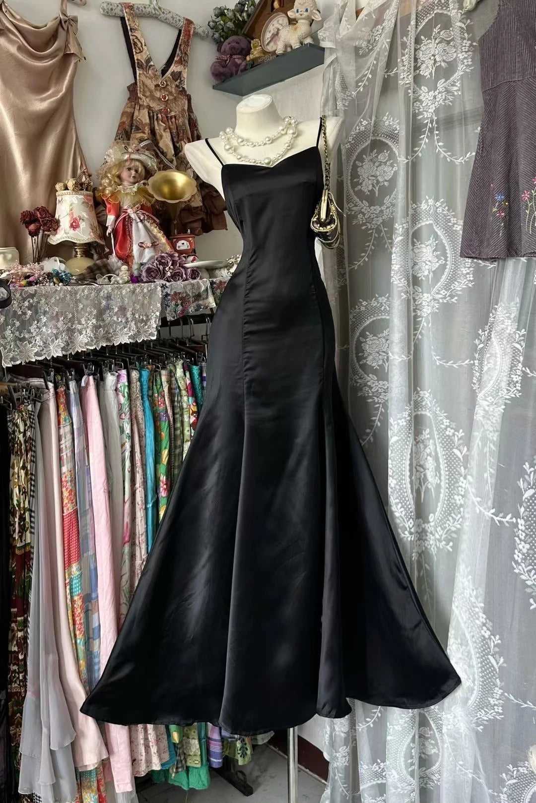 Vintage Prom Dresses Aesthetic Mermaid Spaghetti Straps Black Satin Long Inspo Formal Party Gowns N1975