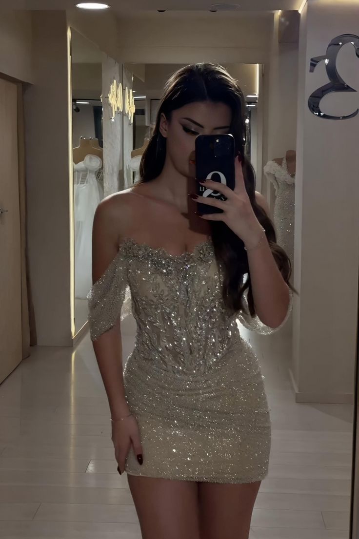 Modest Sheath Off The Shoulder Champagne With Sleeves Mini Senior Inspo Short Birthday 17th Party Outfits Homecoming Dresses RB3198