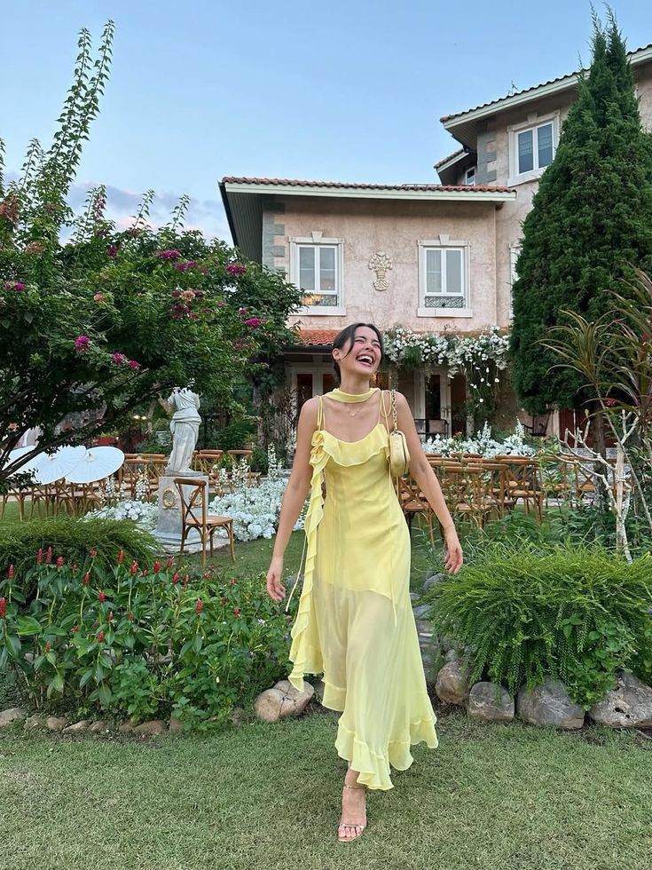 Modest A Line Spaghetti Strap Yellow Chiffon Prom Dresses With Scarf Inspo Formal Dress Party Outfits Prom Gowns AB117
