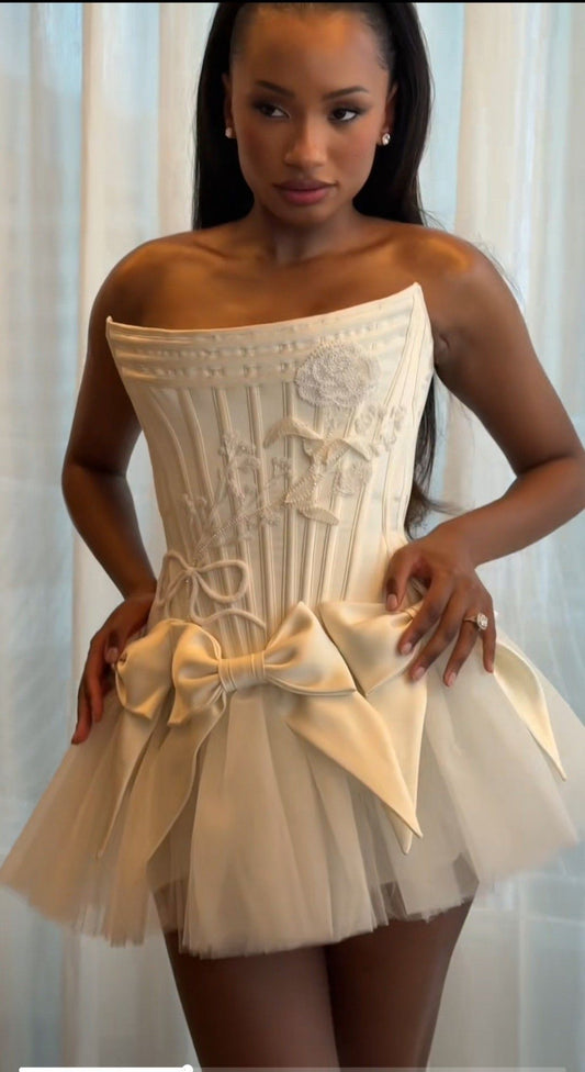 Sexy Ball Gown Strapless Satin Ivory With Bow Matric Mini Graduation Hoco Dresses Short Senior Homecoming Outfits RB3652