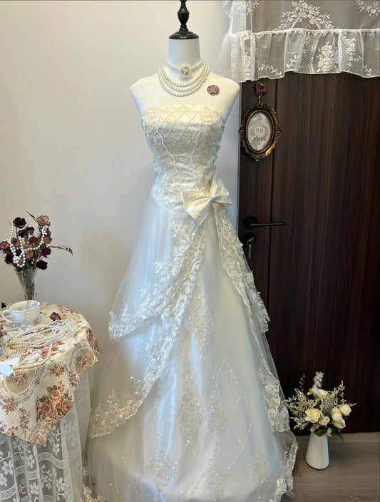 Charming Women's Ball Gown Strapless Sleeveless White Tulle Pleated Long Wedding Dresses AB1494