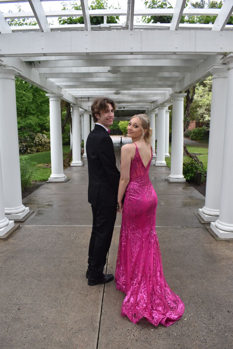 Unique Mermaid Spaghetti Straps Hot Pink Sequin Prom Dresses Long Party Dress 18th Birthday Outfits Graduation Dress RB1029