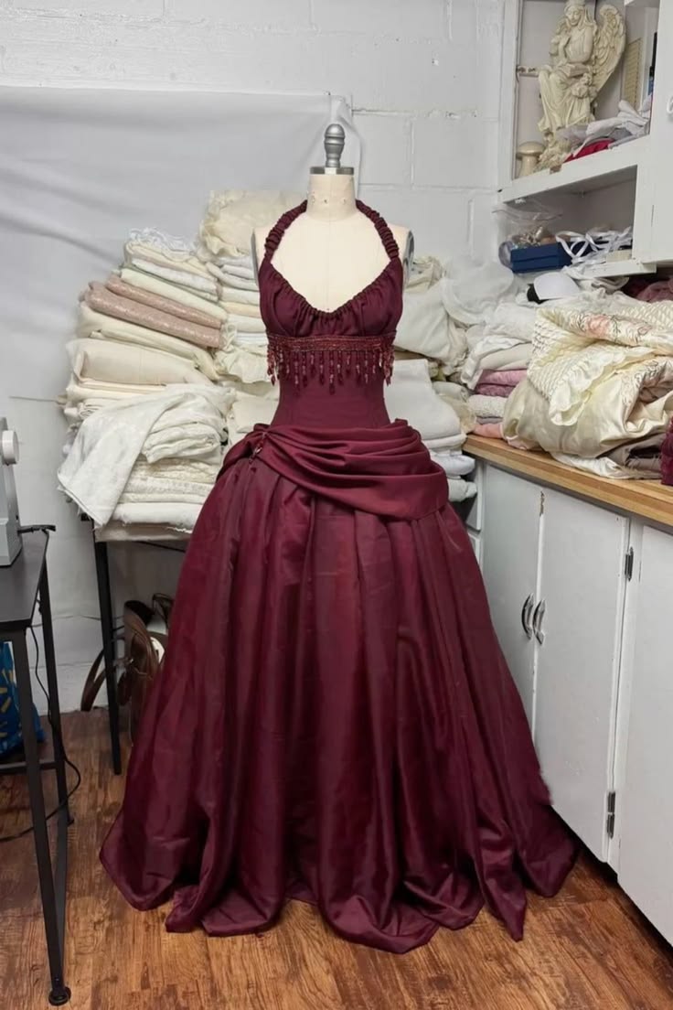Dreamy Ball Gown Halter Sleeveless Sweep Train Taffeta Burgundy Long Prom Dress Evening Party Formal Outfits RB6690