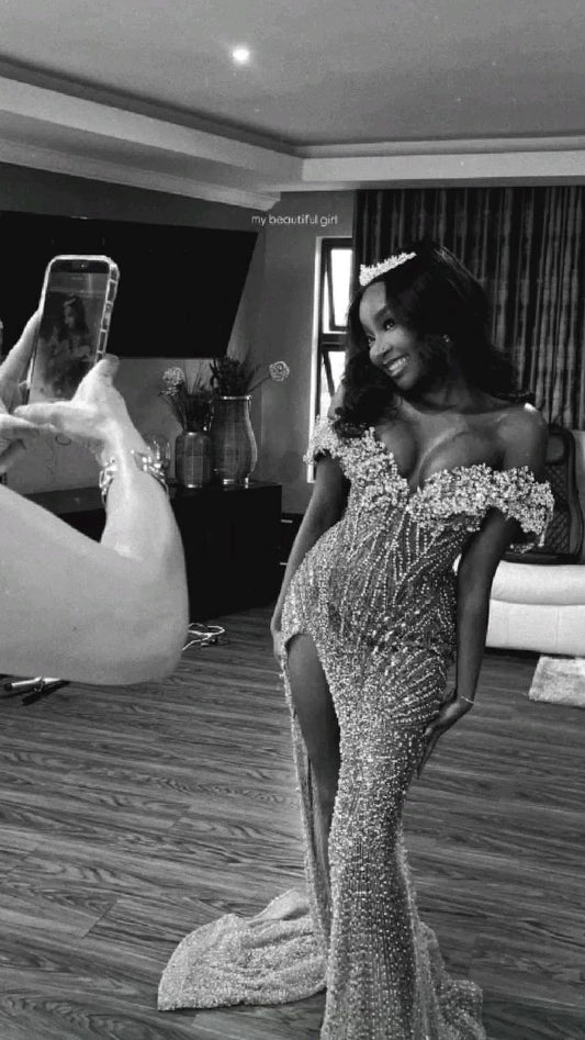 Glittery Mermaid Off The Shoulder Prom Dresses For Black People Girls Silver Sequin Beaded Crystals Long Formal Slit Evening Party Gown N815
