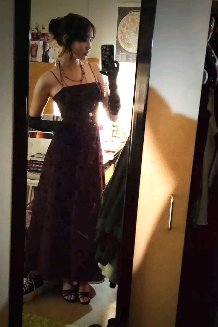 Modest Prom Dresses A line Spaghetti Straps Burgundy Lace Long Party Evening Formal Gown RC1177