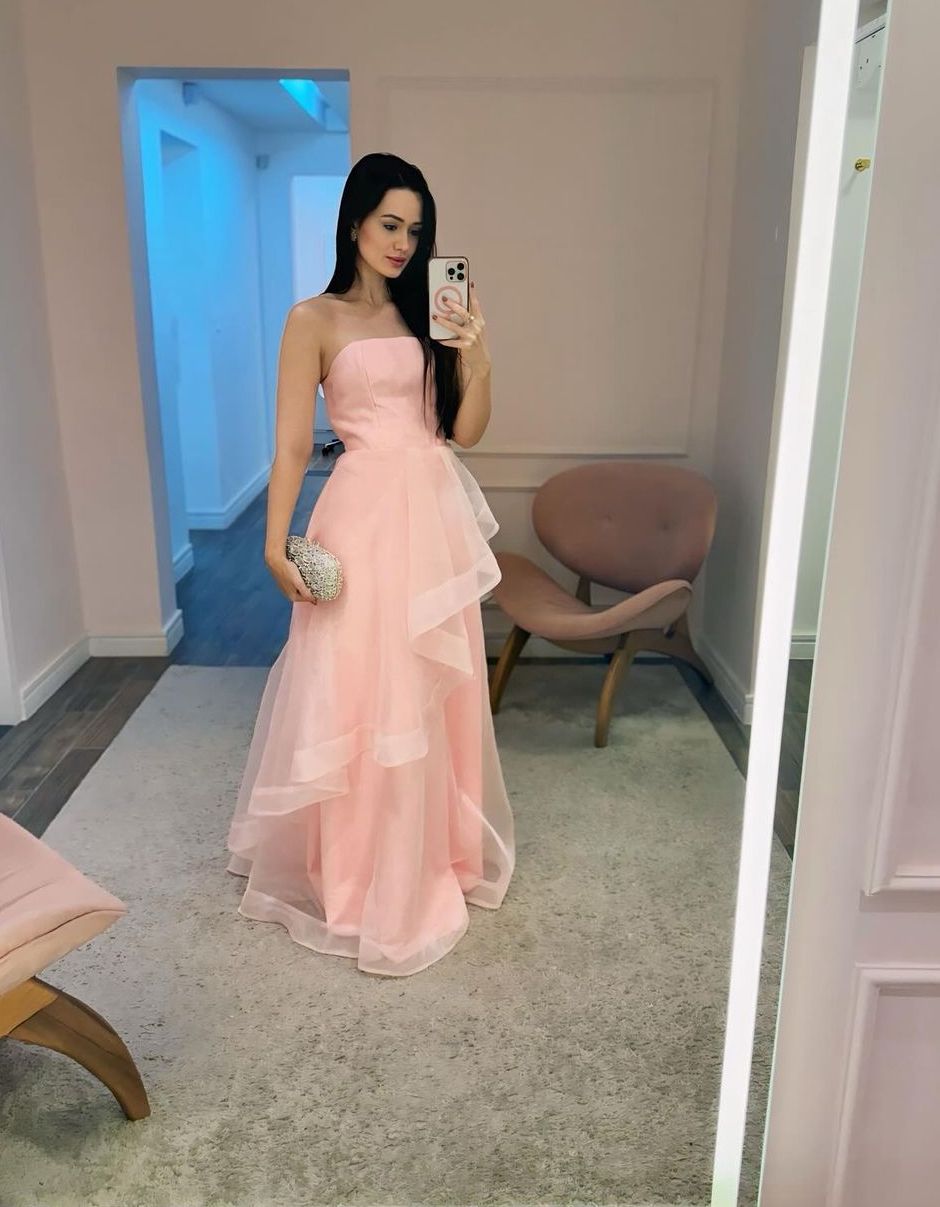 Elegant Ball Gown Strapless Pink With Tiered Prom Dress Floor Length Evening Party Gown RB9518