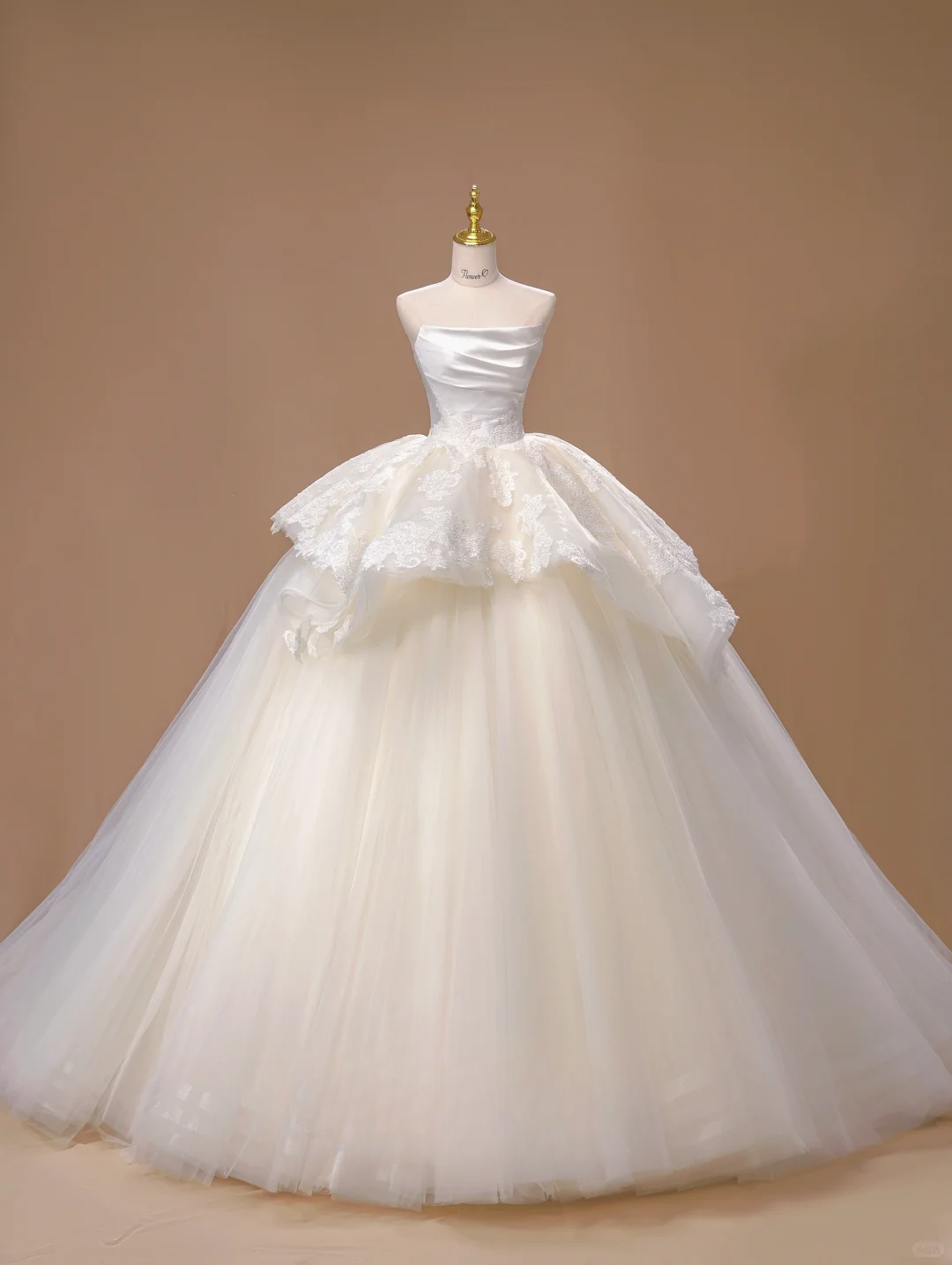 Princess Ball Gown Strapless Satin Sleeveless Long Wedding Dress Beautiful Formal Cute Wedding Dresses DH2805