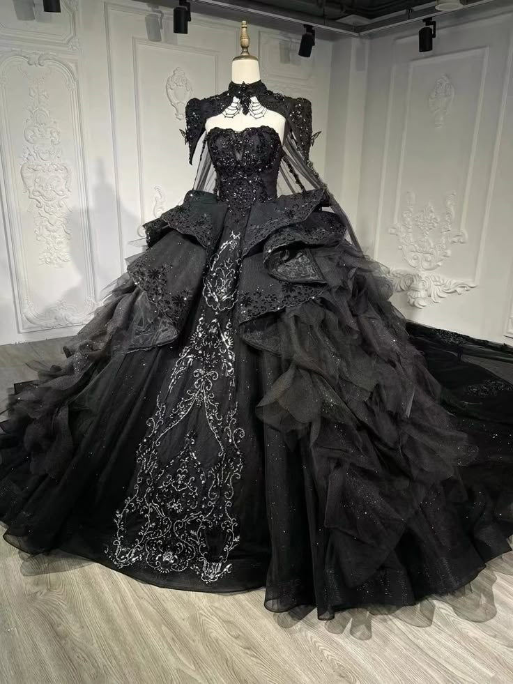 Modest Ball Gown Strapless Black Appliques Tulle Long Quinceanera Dresses Sexy Quinceanera Gowns Sweet 16 Dress B255