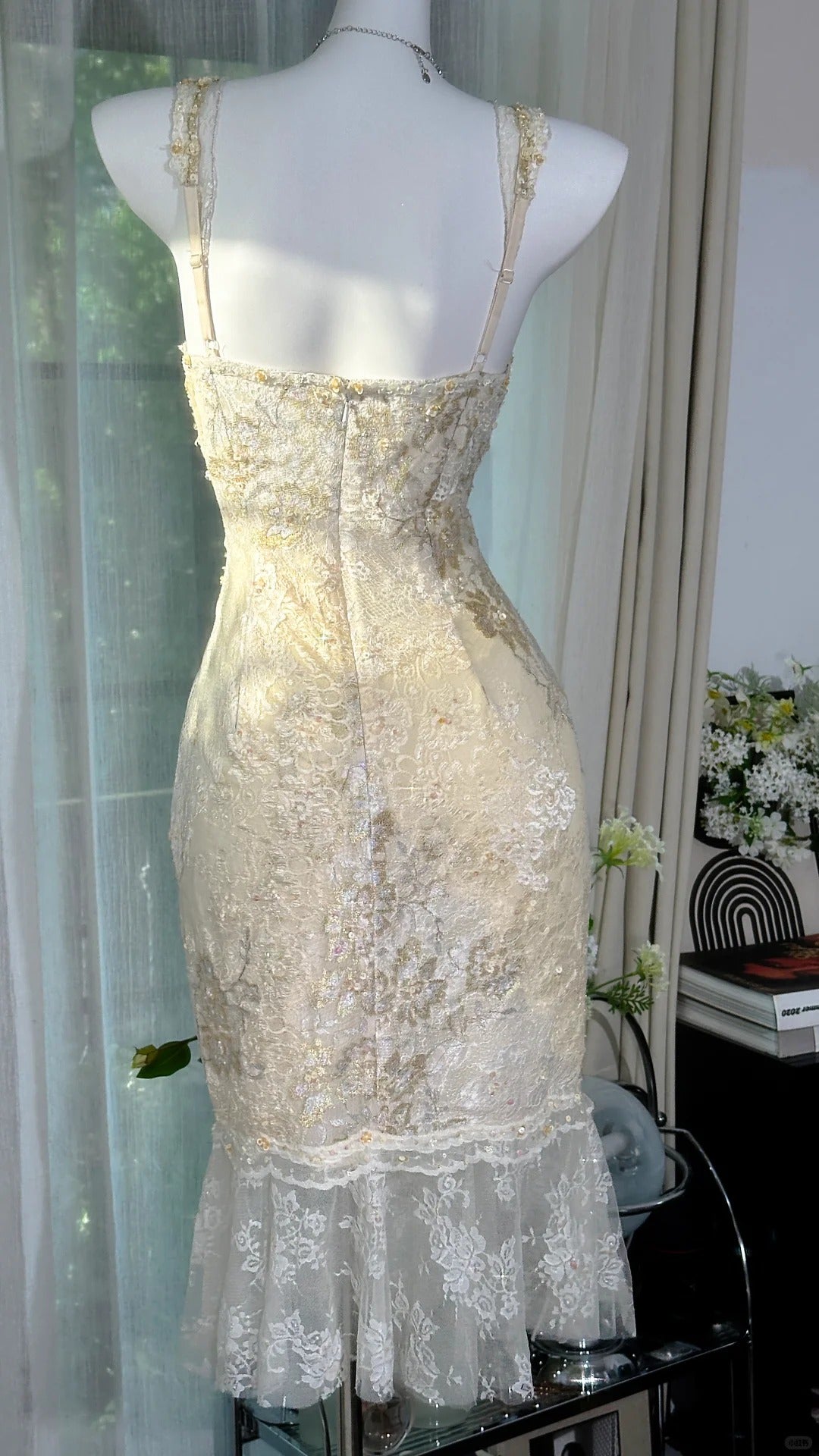 Cute Mermaid V Neck White Lace Knee Length 16th Birthday Dress Homecoming Outfits N3578