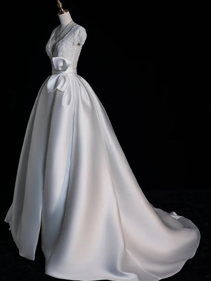 Timeless Ball Gown V Neckline Satin With Short Sleeves White Lace Wedding Dress Fairytale Boho Beach Summer Bridal Dresses N556