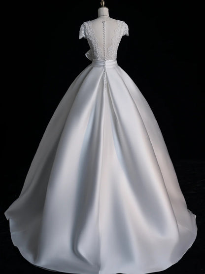 Timeless Ball Gown V Neckline Satin With Short Sleeves White Lace Wedding Dress Fairytale Boho Beach Summer Bridal Dresses N556