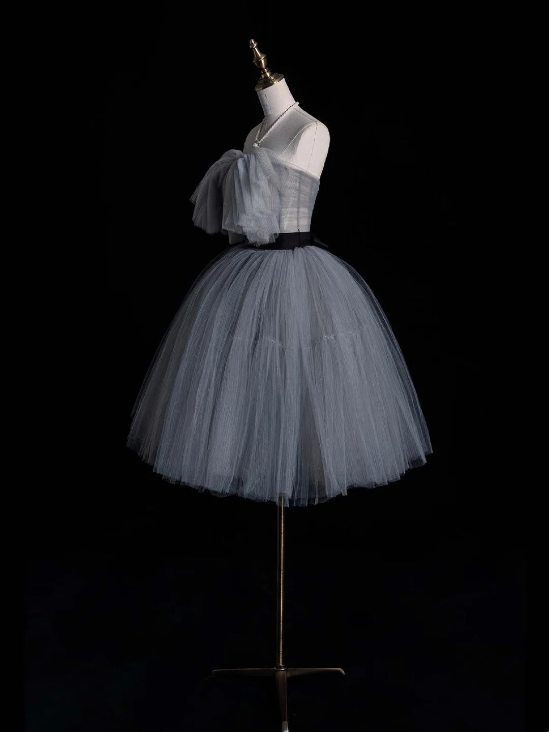Simple Ball Gown Strapless Silver Gray Tulle Short 16th Birthday Outfits Middle School Homecoming Dresses Cocktail Gown N954