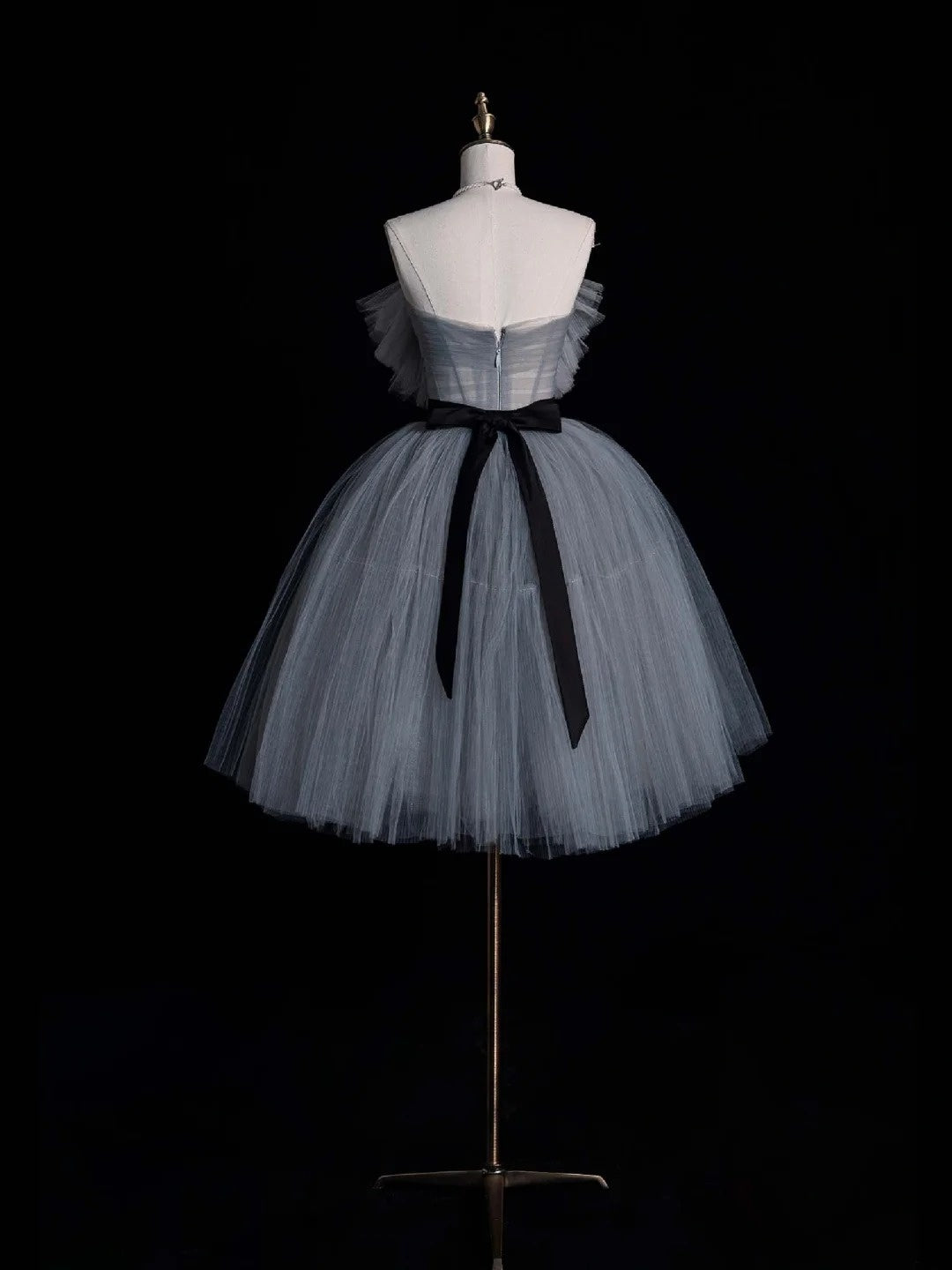 Simple Ball Gown Strapless Silver Gray Tulle Short 16th Birthday Outfits Middle School Homecoming Dresses Cocktail Gown N954