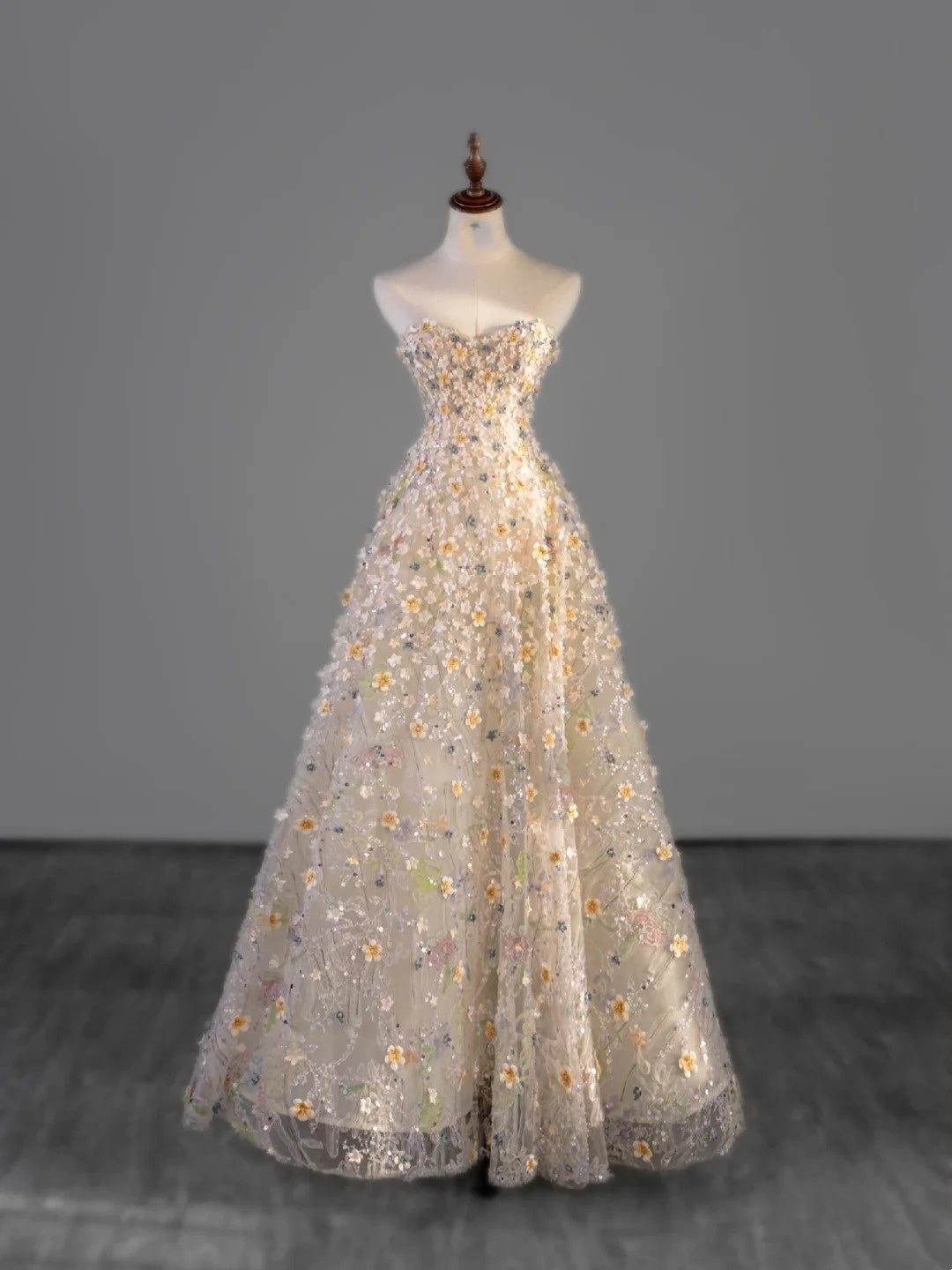 Modest Ball Gown Sweetheart Tulle Champagne With Flowers Bodice College Formal Outfit Long Prom Inspo Graduation Dresses N1215