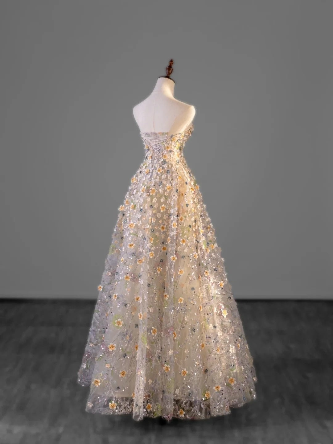 Modest Ball Gown Sweetheart Tulle Champagne With Flowers Bodice College Formal Outfit Long Prom Inspo Graduation Dresses N1215