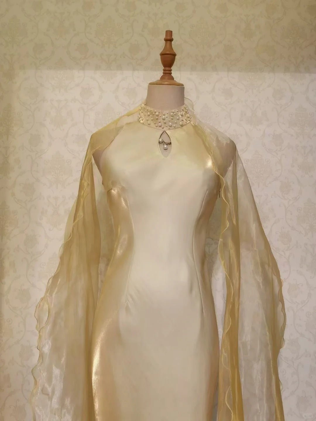 Vintage Prom Dresses 70s Mermaid High Neck Yellow With Cape Sleeveless Floor Length Evening Formal Outfits RB4289