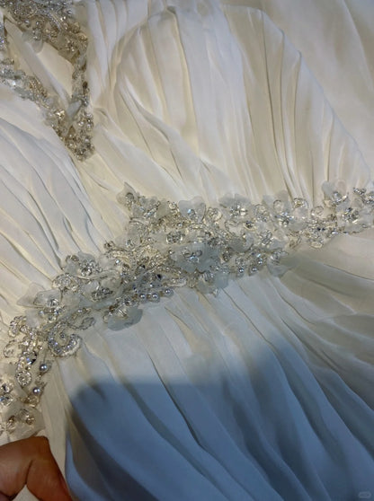 Romantic Wedding Dresses A Line Scoop Chiffon With Beaded Crystals White Long Bridal Gown N3405