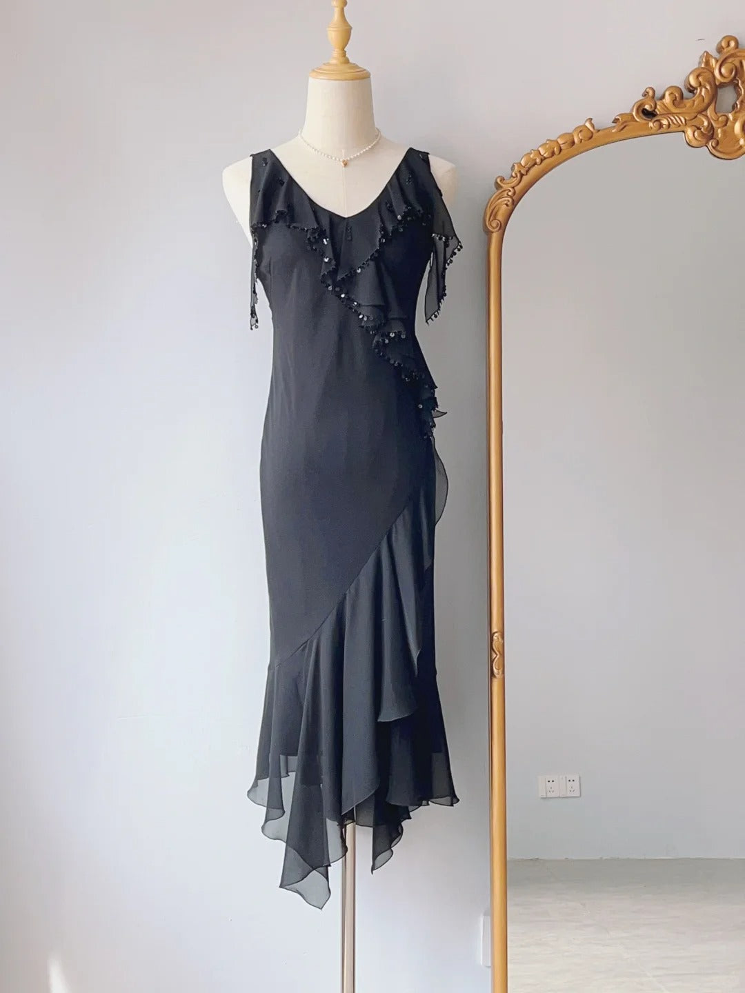 Modest Mermaid V Neck Black Tea Length Spring Summer Event Outfits Wedding Guest Dresses RB3216